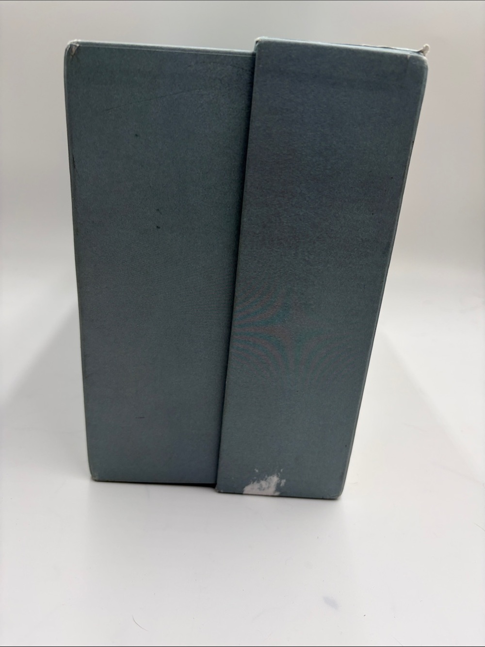 Gucci Pale Blue Photo-Print Gift Box with Navy Script - Picture 3 of 8